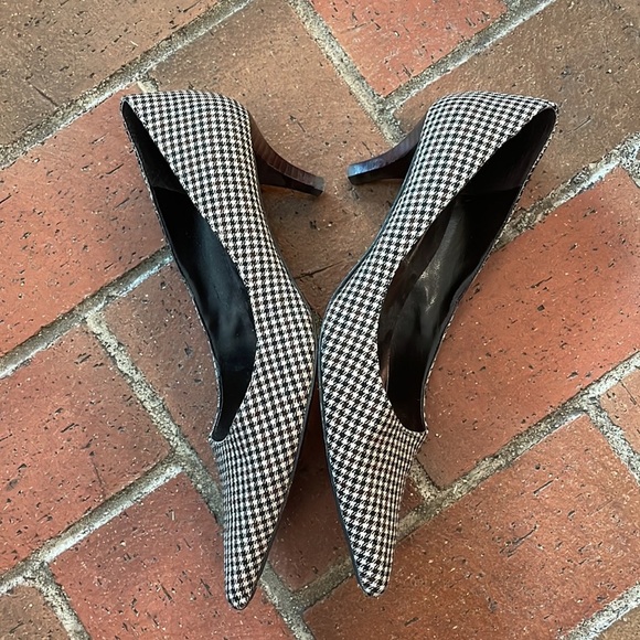 Bandolino Black and White Houndstooth Heels - Picture 7 of 8